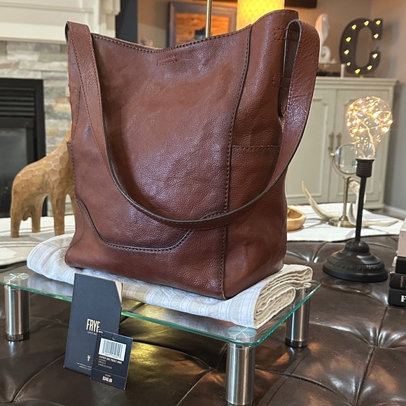 FRYE Leather Side Pocket Hobo Bag in Cognac, Like New! Gorgeous! - Picture 11 of 16